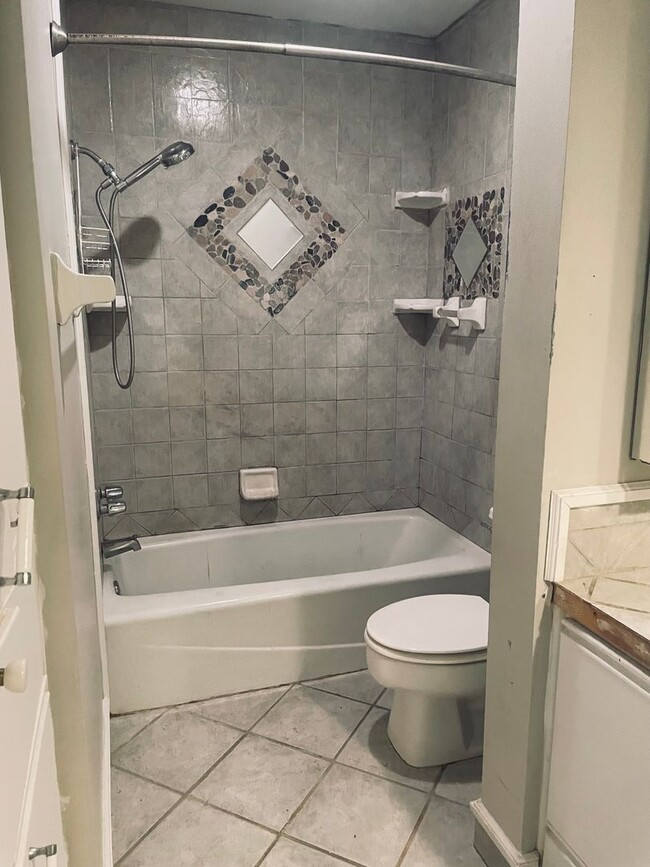 Photo - 2 Bed / 1 Bath