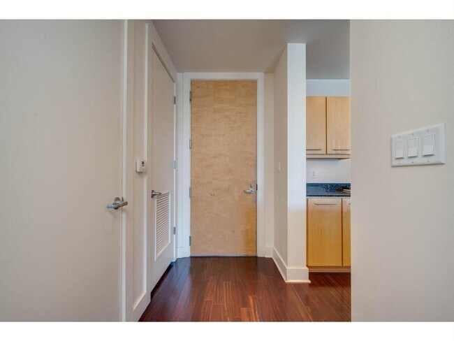 Photo - 210 Lee Barton Dr Unit 411