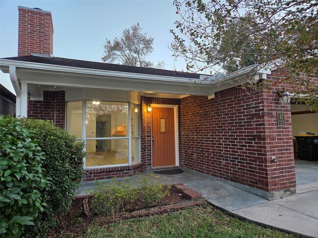 Building Photo - 42 Silver Creek Dr