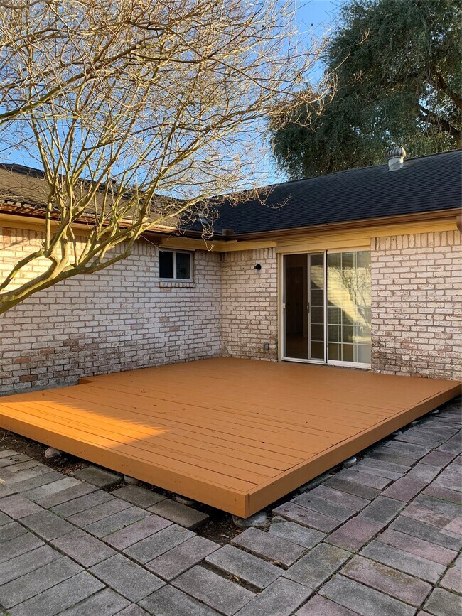 Photo - 12418 South Dr