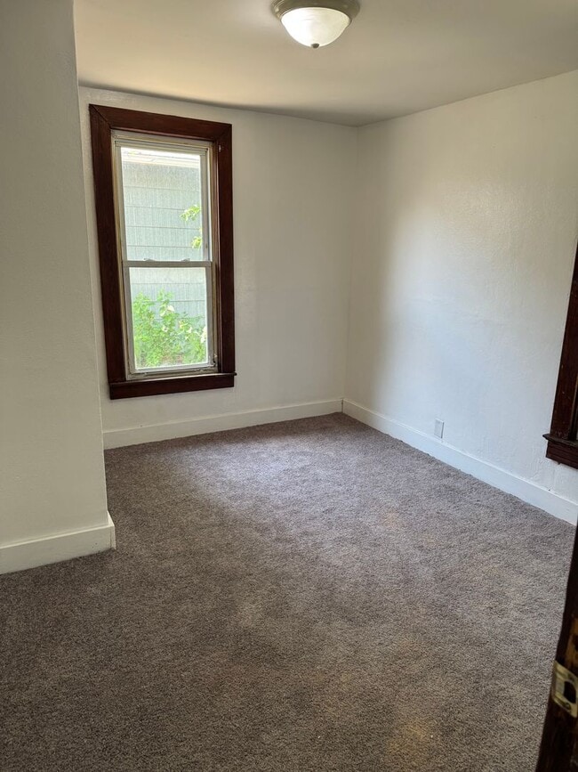Photo - 2 Bedroom 1 Bath Home $1000.00