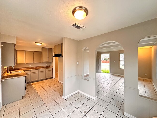 Photo - 1209 Glenn Ave