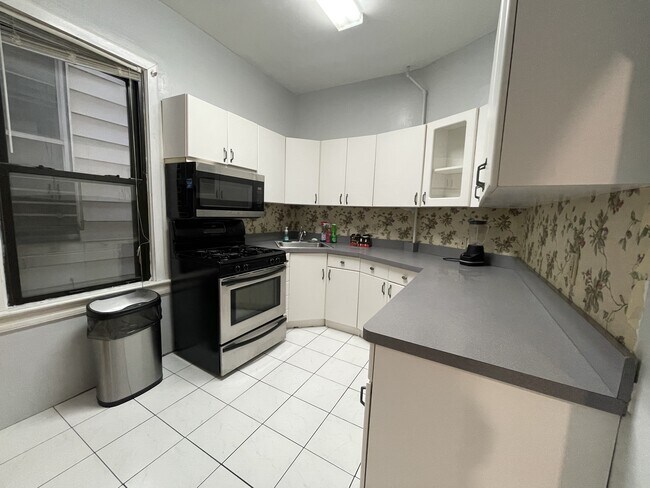 Photo - 812 Pavonia Ave Unit #A
