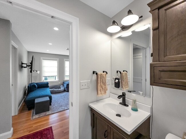 Photo - 19 Iona St Unit 3