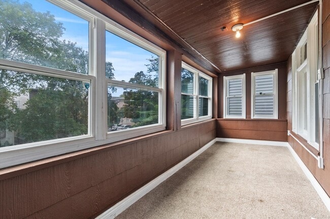 Photo - 820 E 89th Pl