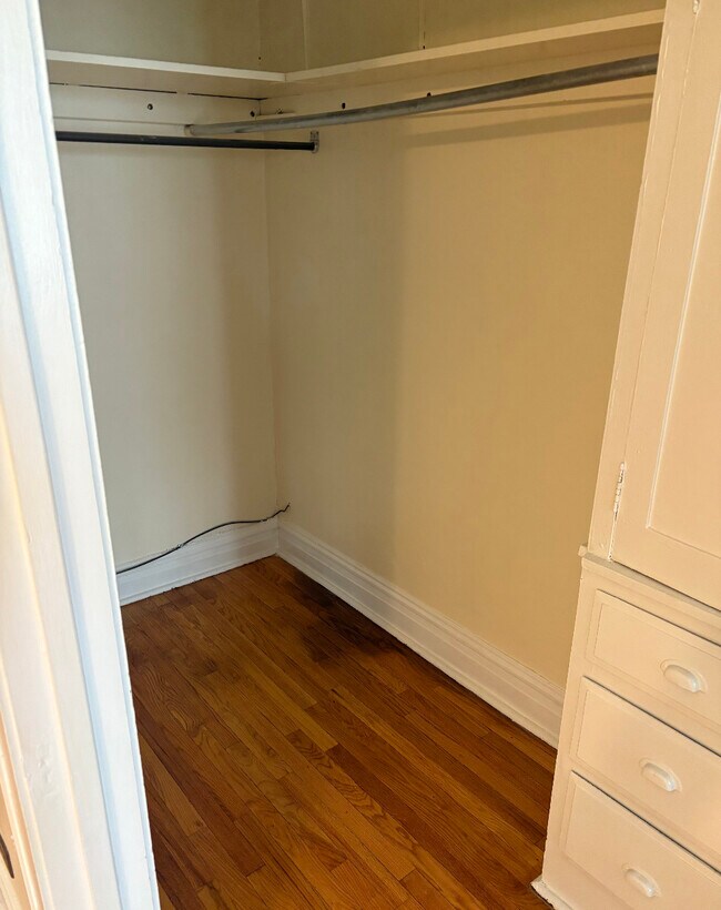 Photo - 33rd & Ridgeland Ave