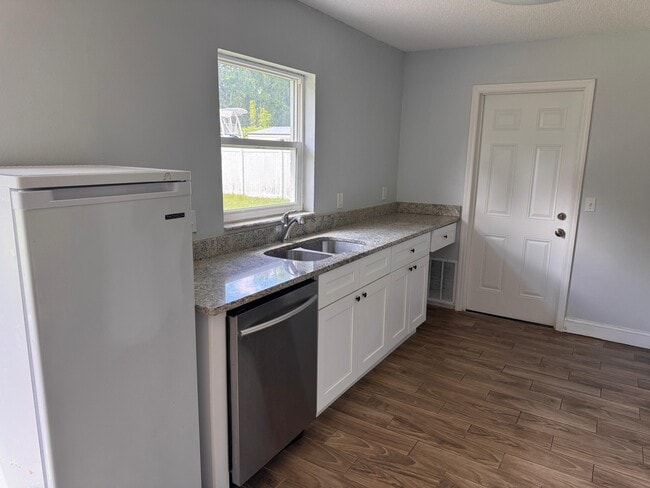 Photo - 12260 Delaware Woods Ln