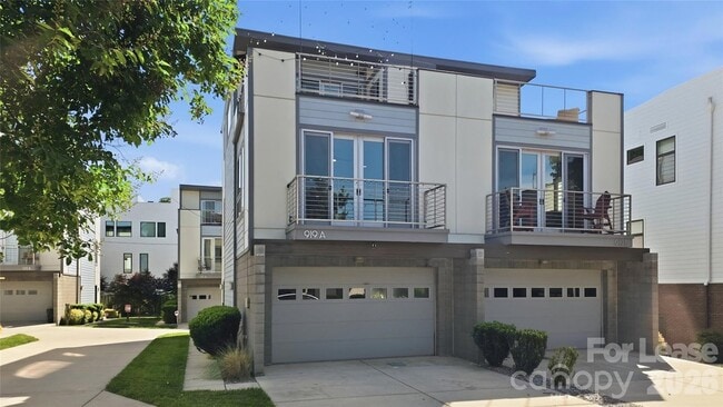 Building Photo - 919 Westbrook Dr Unit A