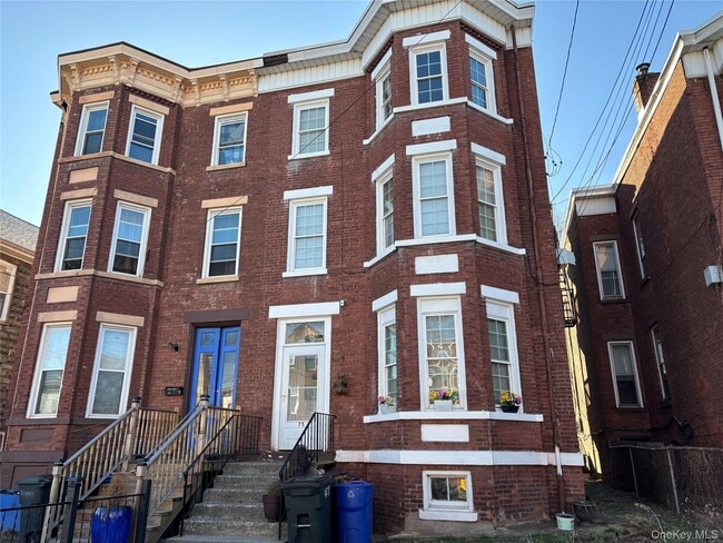 Building Photo - 75 Liberty St Unit 3