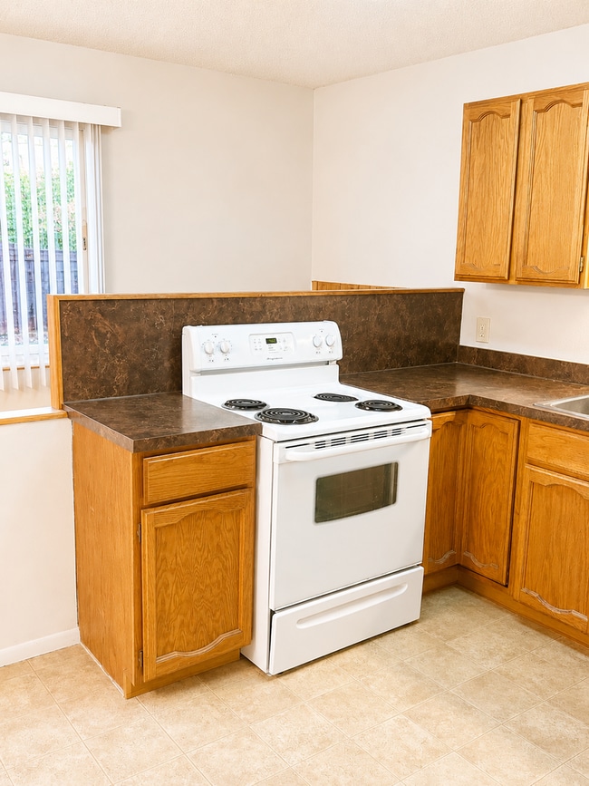 Building Photo - 323 Covert Ln Unit 1