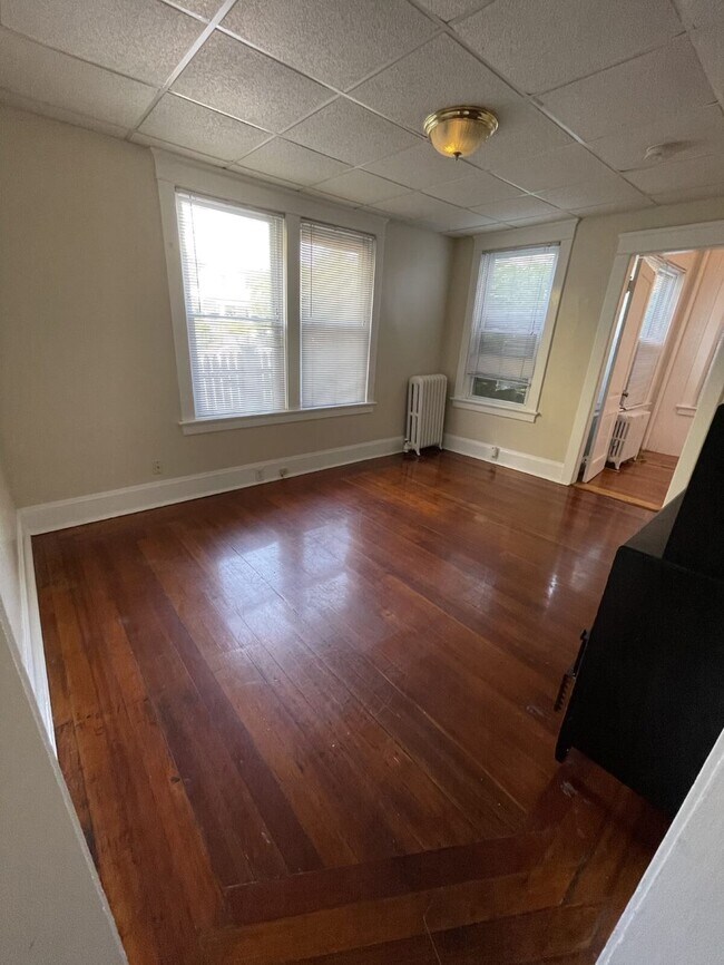 244 Bowen St