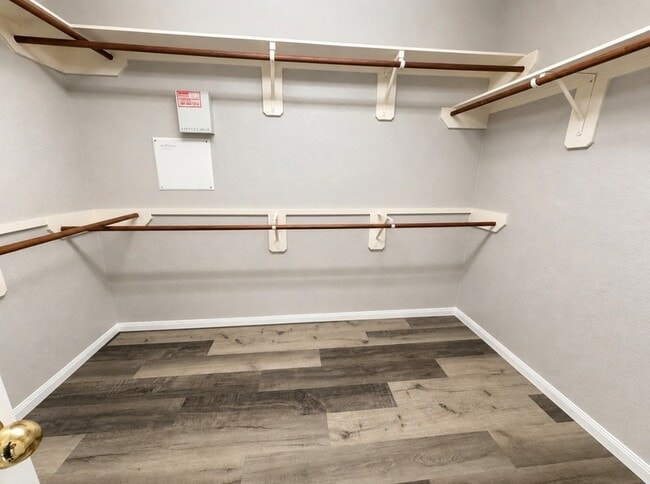 Photo - 810 Hollyhock Dr