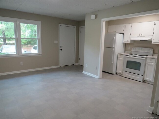 Photo - 210 Colonial Dr