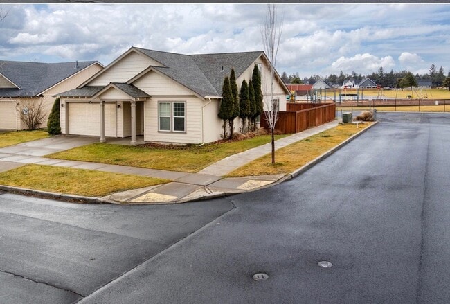 Building Photo - South Bend Gem