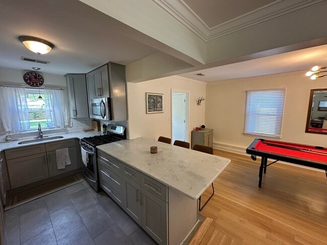 Photo - 1221 W Perkins Rd