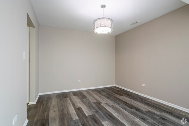 2BR, 2BA - 1,200SF - Dining Room