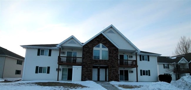 Building Photo - N7361 Spring St, Fond du lac