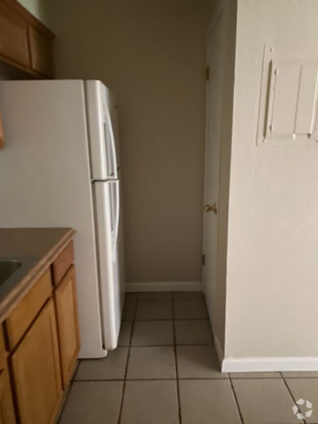 Building Photo - 1100 sqft under $1000-Calallen Area Unit 4250 Calallen Drive #3 Rental