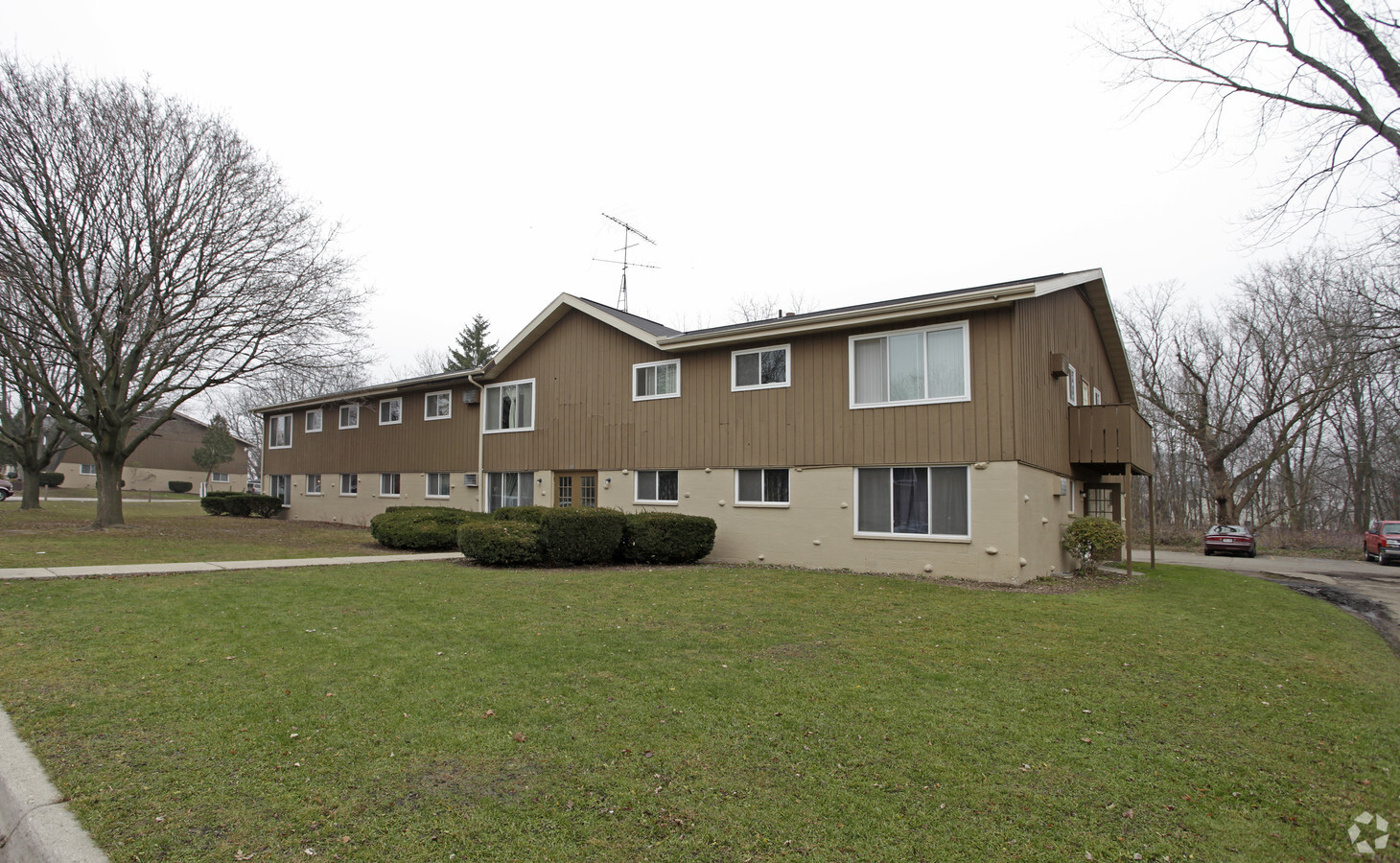 Woodfield Apartments - Woodfield Apartments