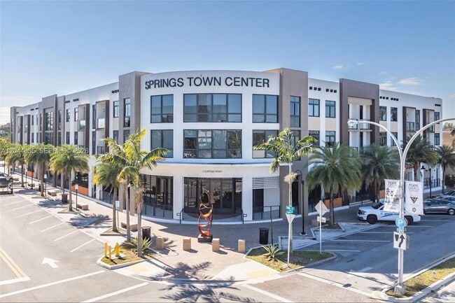 Building Photo - 1 Curtiss Pkwy Unit 319