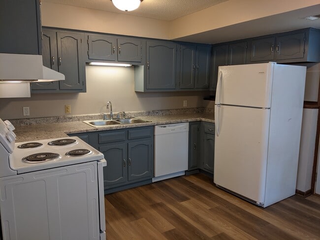 Photo - 303 N 6th St