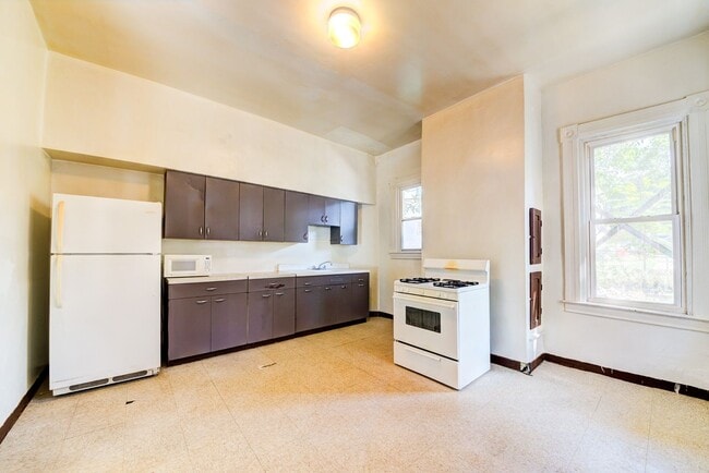 Photo - 744 Proctor Wy Unit Apt 1