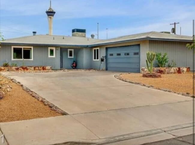 Building Photo - 1709 Ivanhoe Way Rental