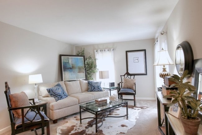 Living Area - Hampton Court