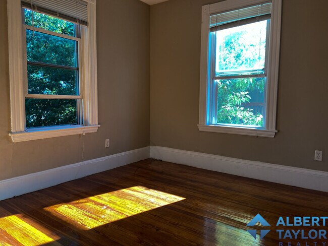 Photo - 1 Parker Hill Ter Unit uni3 7-bed 2-bath