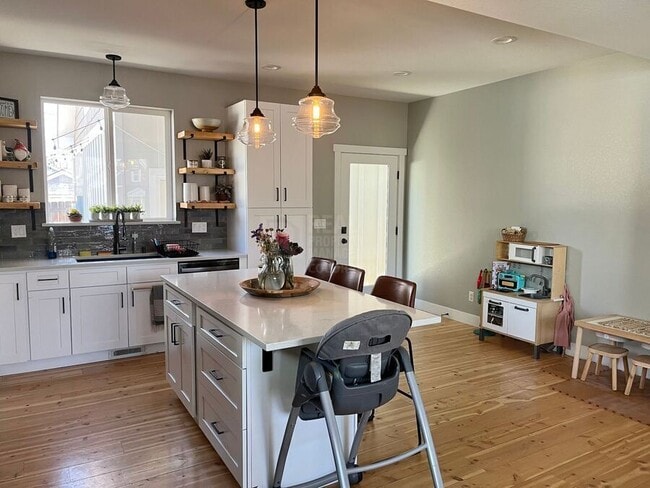 Photo - 2110 W Pikes Peak Ave