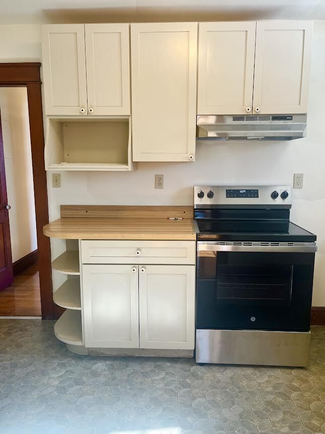 ¡Muchos armarios! - 52 Old Fort Rd Unidad 2S