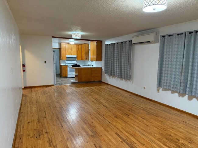 Building Photo - 1915 SE Debord St