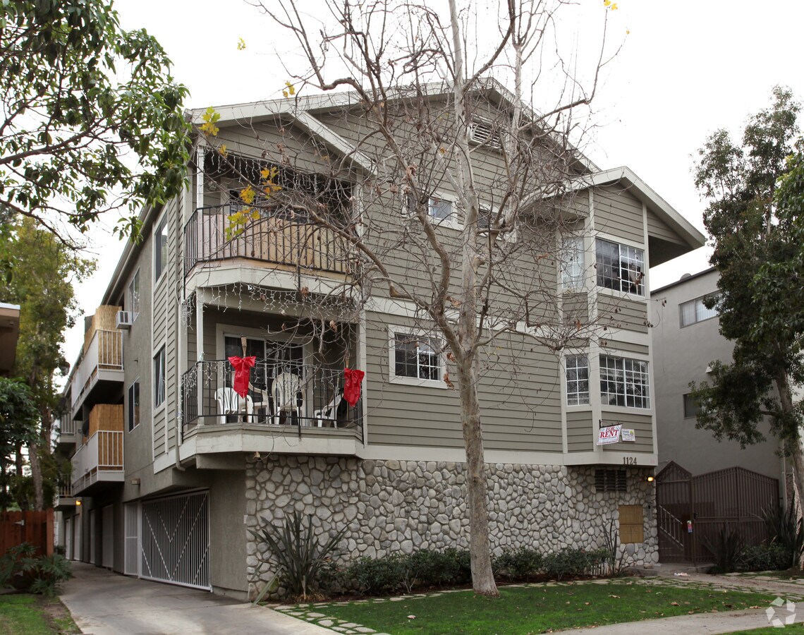 Photo - 1124 E 2nd St