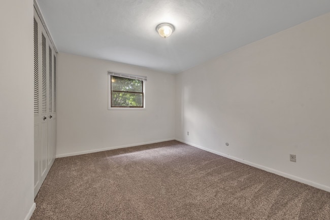 Photo - Village Green Apartments (KG1 - Village Gr...