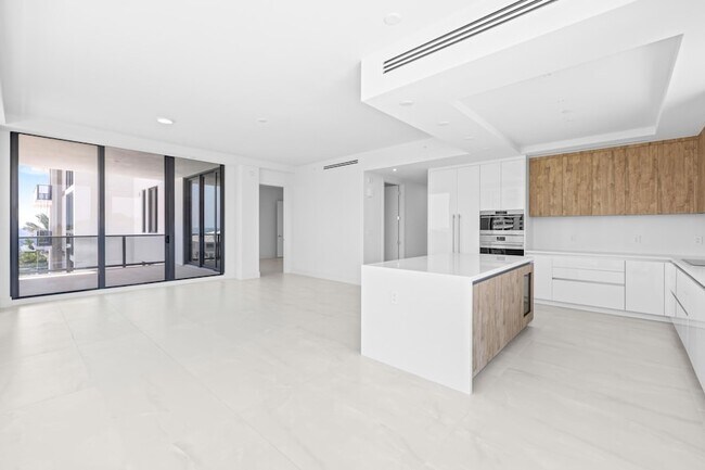Photo - 305 Briny Ave Unidad 406