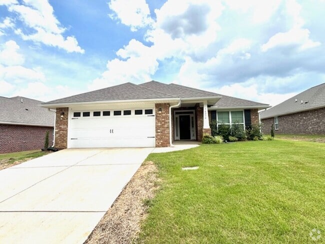 Building Photo - Beautiful 4 Bedroom 2 Bath Home! COMING SOON!