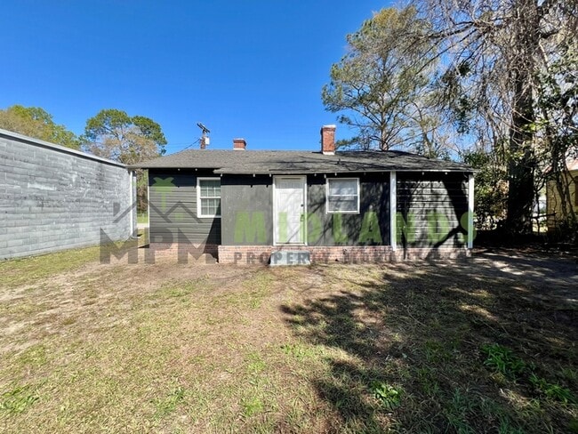 610 W Hampton Ave