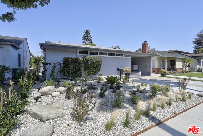 Photo - 2672 Veteran Ave