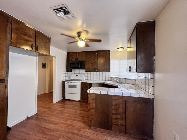 Photo - 1622 N 6th St