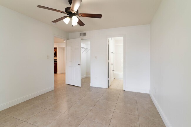 875 Riverside Dr