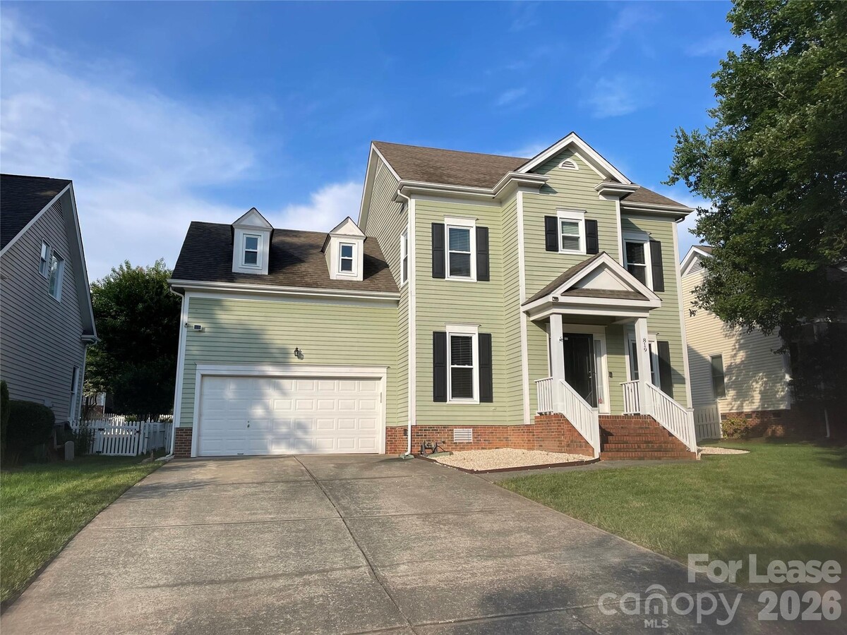 Photo - 819 Stargard Ct
