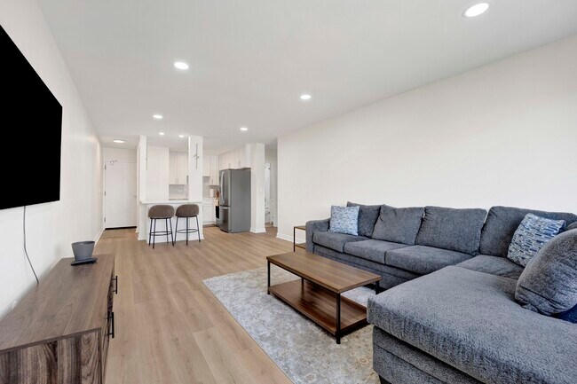 Photo - 607 W Wrightwood Ave Unidad 603 Rental