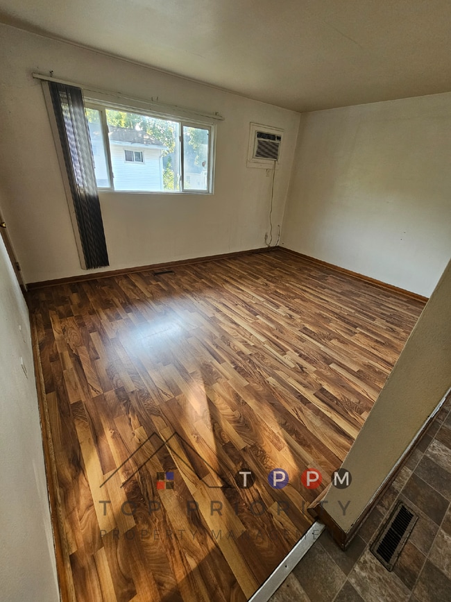 1 Bedroom | 1 Bathroom Upper-Level Unit in... - 1 Bedroom | 1 Bathroom Upper-Level Unit in... Unidad B