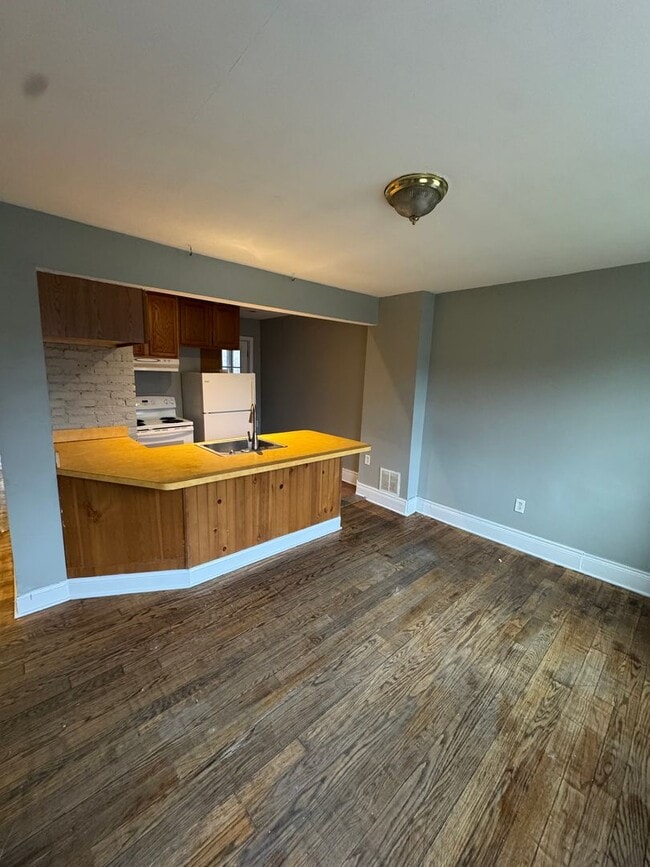 Photo - 311 52nd St Unit A