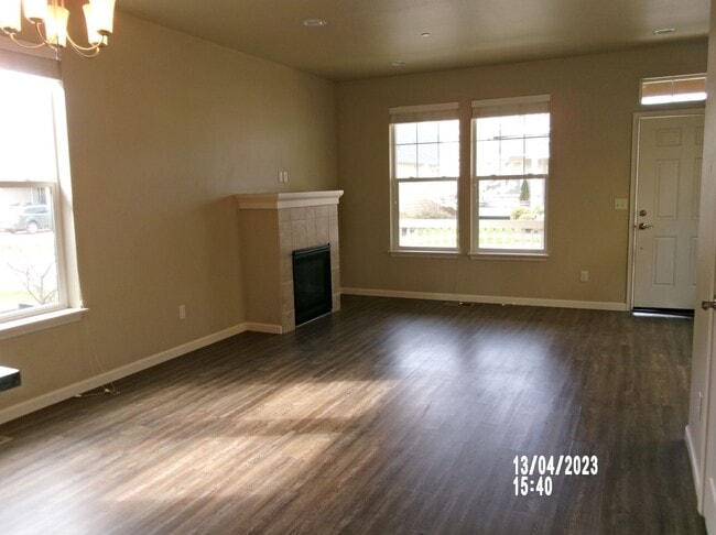 Photo - Edgewater Village--1050 Front Ave NE.