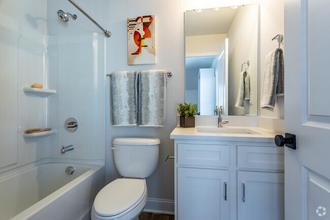 3BR, 3.5BA - 1,786SF