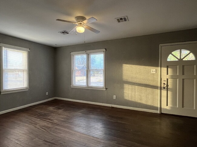 Photo - 2 Bedroom House for Lease