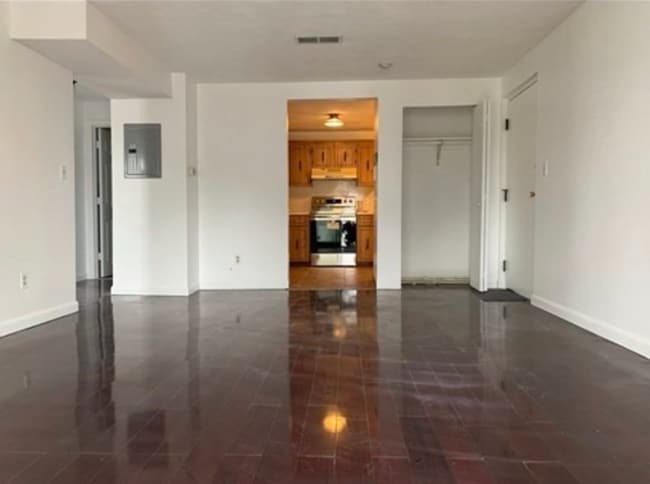 Building Photo - 305 Riverside Ave Unit 34