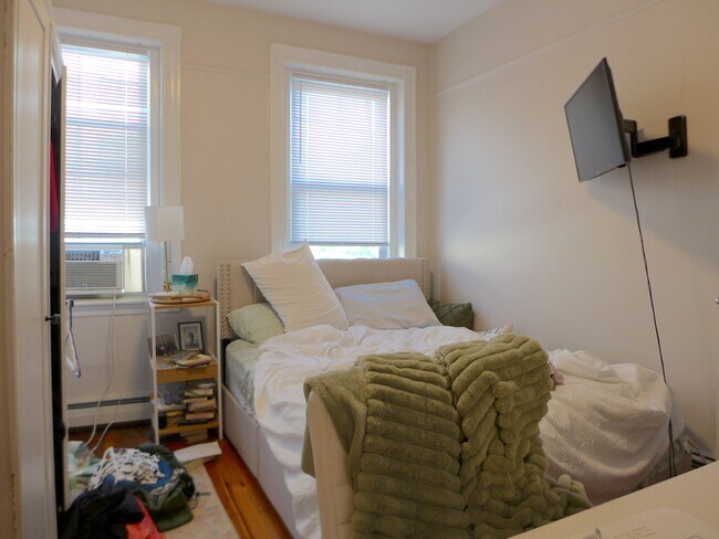 146 Gove St