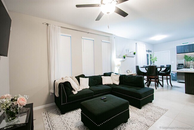 Photo - 6806 N 56th Ln Unit 2
